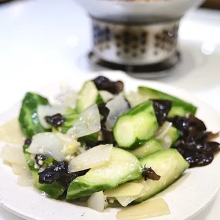 Wood Ear Mushroom and Onion with Chinese Okra