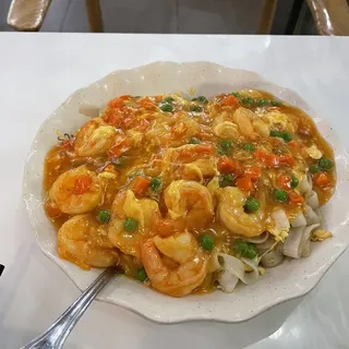 Shrimp Egg Sauce on Fried Rice Noodle