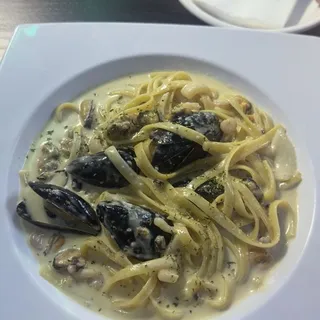 Seafood Cream Pasta