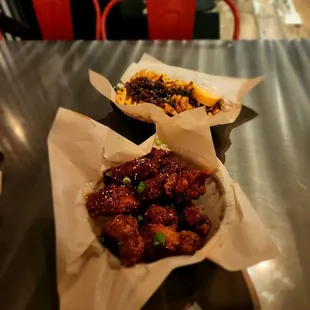 food, chicken wings and fried chicken