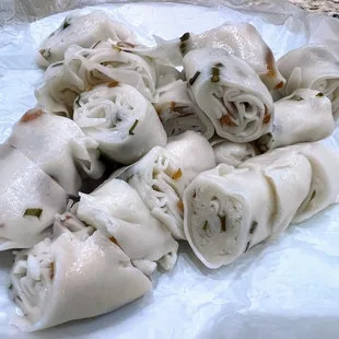 Dried shrimp look funn rolls