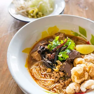 Ka Nom Jean Nam Ngiew