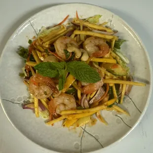 Mango shrimp salad