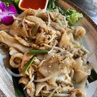 Kuay teaw kua kai