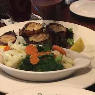 Bacon Wrapped Scallops*