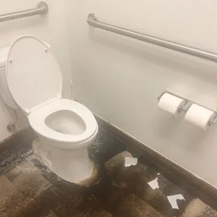 Bathroom smelled unclean
