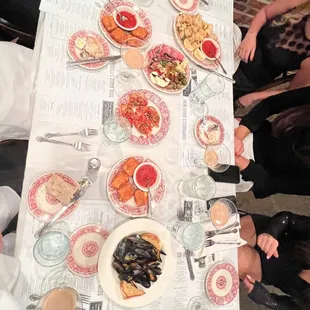 Sharing apps &amp; drinking espresso martinis