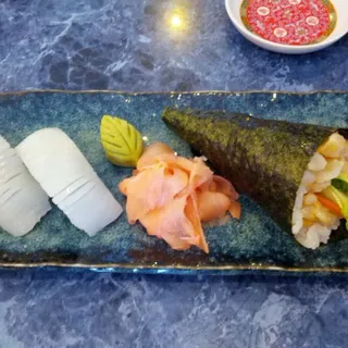 Spicy Scallop Hand Roll