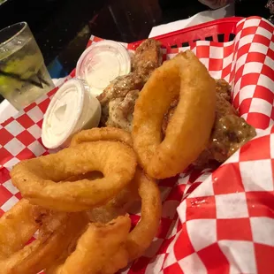 Windy City Garlic Parmesan Wing Basket Jumbo Onion Rings