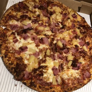 Large Hawaiian pizza