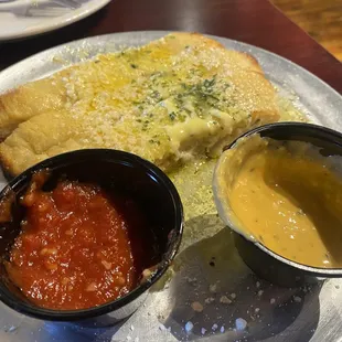 Breadsticks with beer cheese, and marinara
