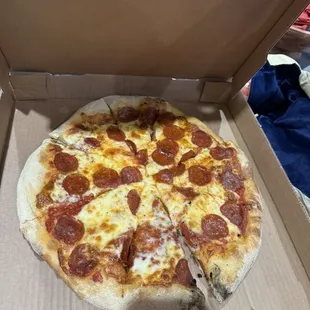 16" Pepperoni pizza