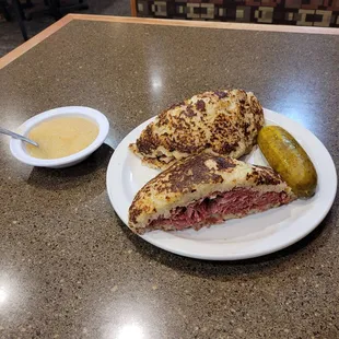Latke&apos;s and corned beef