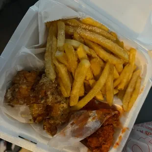 Buffalo and Parmesan garlic 6 Piece Boneless Wings lunch special