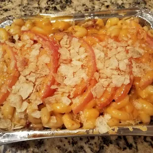 Cheeseburger Mac and Cheese with Potato Chips and Tomatoes...very good.