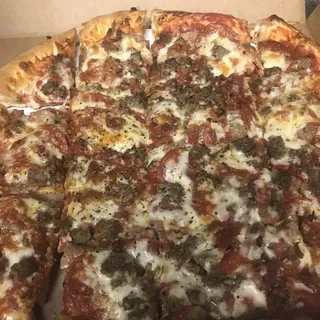Carnivore Classic Pizza