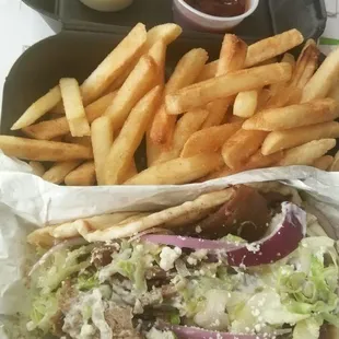 Lamb gyro value meal came with lamb gyro, fries and drink yummy!!!