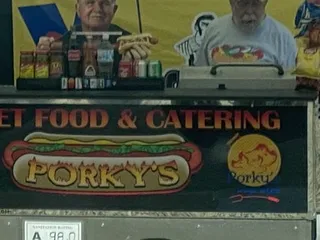 Porky's Dog's 'n Que