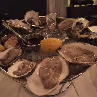 6 Plymouth Champagne Oysters (MA)