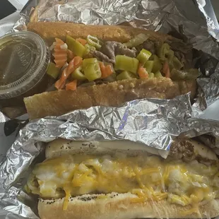 Hot Italian Beef and a chili dog! Pauli is the best! Just what the Doctor ordered!