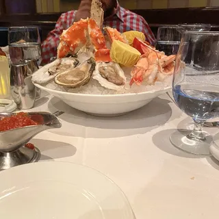 Chilled Seafood Platter for four*