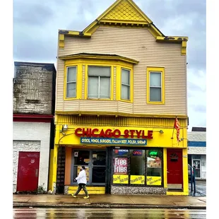 Chicago Style @ 2221 W National Ave, Milwaukee, WI Gyros Wings Italian Beef Chicken Polish Sausage Jim Shoe Sandwich etc. Cool !