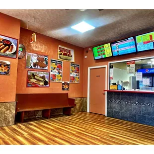 Chicago Style @ 2221 W National Ave, Milwaukee, WI Gyros Wings Italian Beef Chicken Polish Sausage Jim Shoe Sandwich etc. Cool !