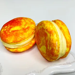 Mangorita (Mango macaroons)