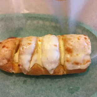 Garlic cheese bread (half order from the appetizers)