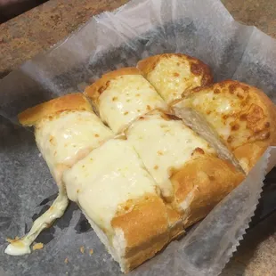 Garlic cheese bread