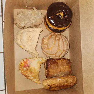 Chica's Bakery Y Mas