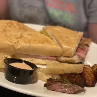 CUBAN SANDWICH DINNER PLATE