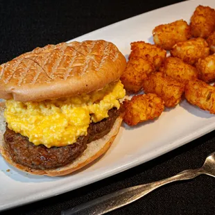 VEGAN BREAKFAST SANDWICH 
100% Plant-Based