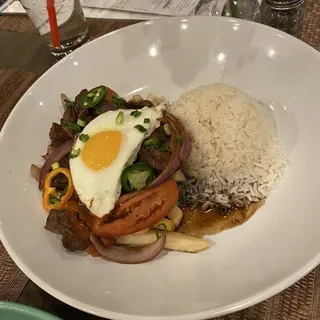 Lomo Saltado a La Antigua