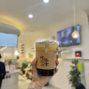 ig: @whatsviveating  |  honey green tea