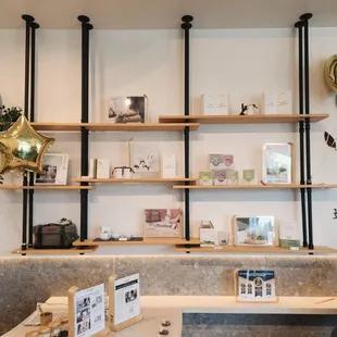 merch and loose leaf/tea bags for sale (the oolong tea set is pretty nice buuut)