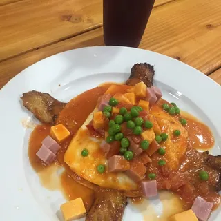 Huevos Motulenos-