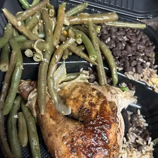 1/4 chicken, green beans, fried rice and black beans
