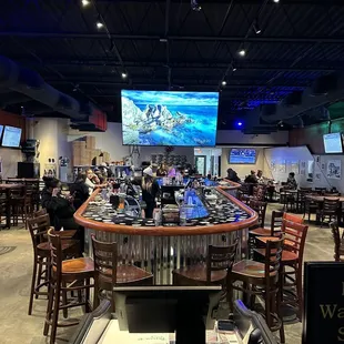 Center Bar - big space