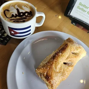 Pastelito de guayaba y cortadito