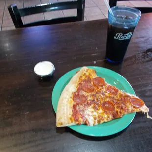 Here&apos;s the pizza, some ranch dressing (that I thought was free), and my 50:50 Pepsi : Diet Pepsi soft drink that they refilled