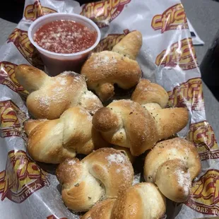 Garlic knots