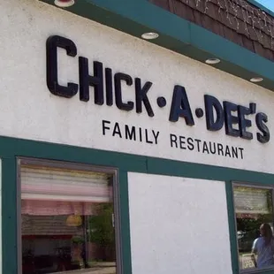 ows the front of the restaurant