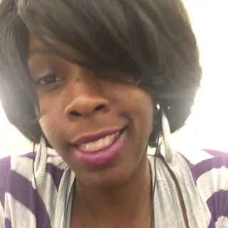 Dee C.
