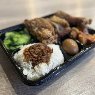 B25 Fried Chicken Quarter Rice plate