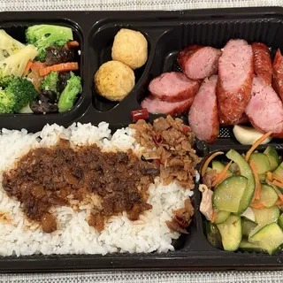 #B12 Taiwanese Sausage Rice Plate
