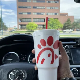 Wowzers! This massive drink is a &quot;medium-sized&quot; beverage! #OnlyinAmerica