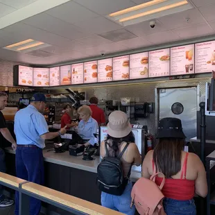 ows customers at a fast food restaurant