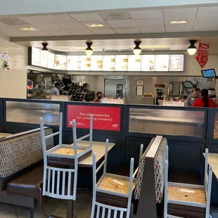 ows the interior of a fast food restaurant