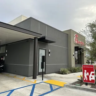 3/31/2023 Waiting at the curb for our order